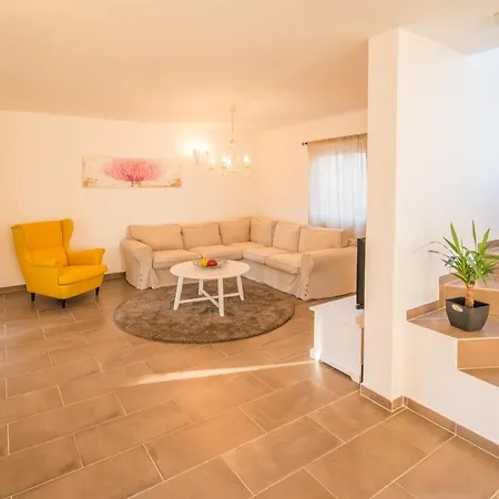 Olive Holiday home Vrbnik (Primorje-Gorski Kotar)